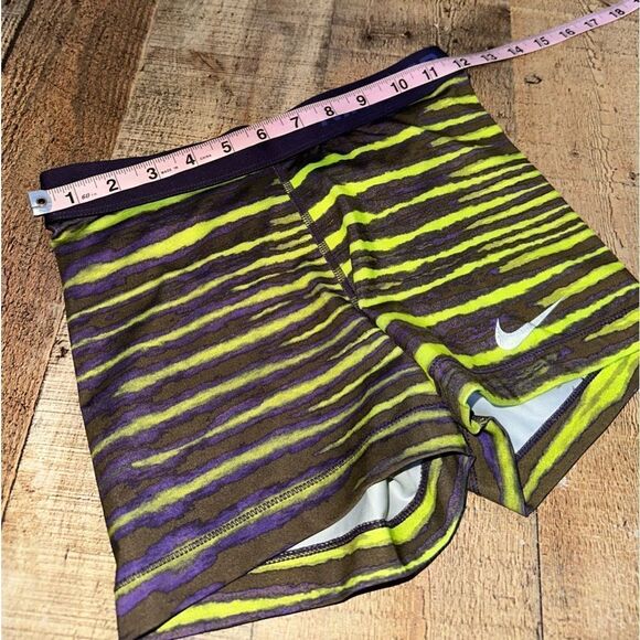 Nike Pro Nike Pro Dri Fit Women’s Shorts Purple Striped Size S - Picture 2 of 8